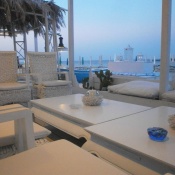 T BEACH Mezzaluna